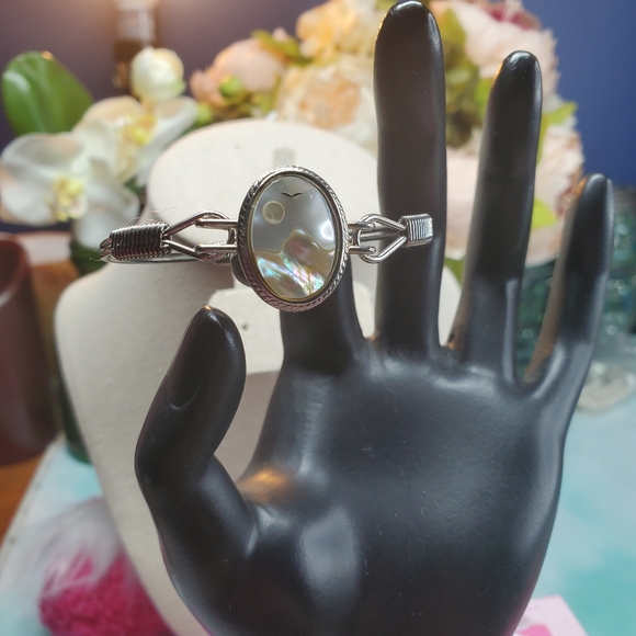 Silvertone bangle bracelet with a mother-of-pearl Inlay of a sun, bird & mountai - Picture 14 of 14